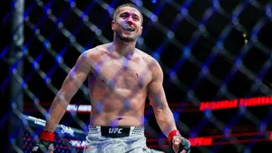 Молодой чеченец разрывает в UFC. Протеже Чимаева готов перехватить пояс чемпиона и отомстить за Хамзата