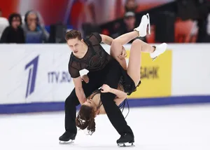 Российских танцоров снова отправляют в космос и закрывают глаза на очевидные ошибки