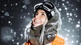 Красавица-сноубордистка съела кузнечика на видео и рассказала, какой он на вкус