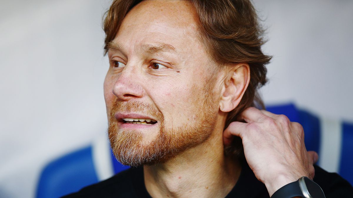 Карпин  это запредельная бездарность и некомпетентность. Позорище. Команда превращена в полное говно  Мэддисон