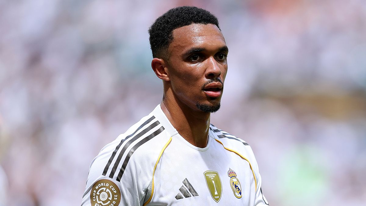 «Реал» потерял травмированного Александера-Арнольда на два месяца