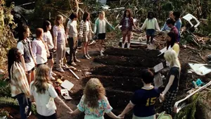 8 сериалов о выживании — на острове, в лесу, Сибири и даже космосе: их стоит посмотреть