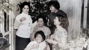 Этот салат с кальмаром в СССР готовили на Новый год, а сегодня его почти забыли: нашли простой рецепт