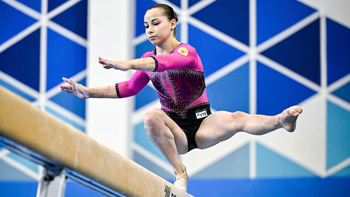 17-летняя гимнастка Калмыкова забрала Кубок России. Олимпийская чемпионка Мельникова проиграла больше балла