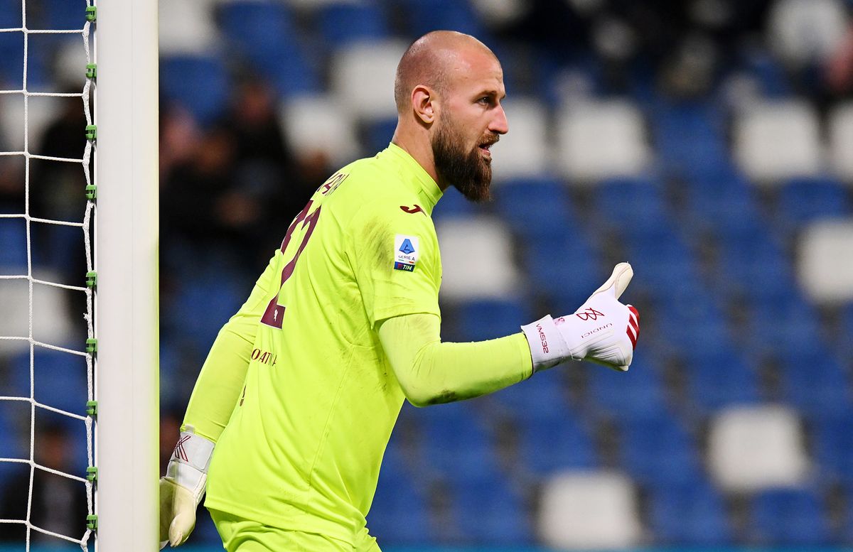 Вратарь «Наполи» эффектно забил с пенальти в матче Кубка Италии