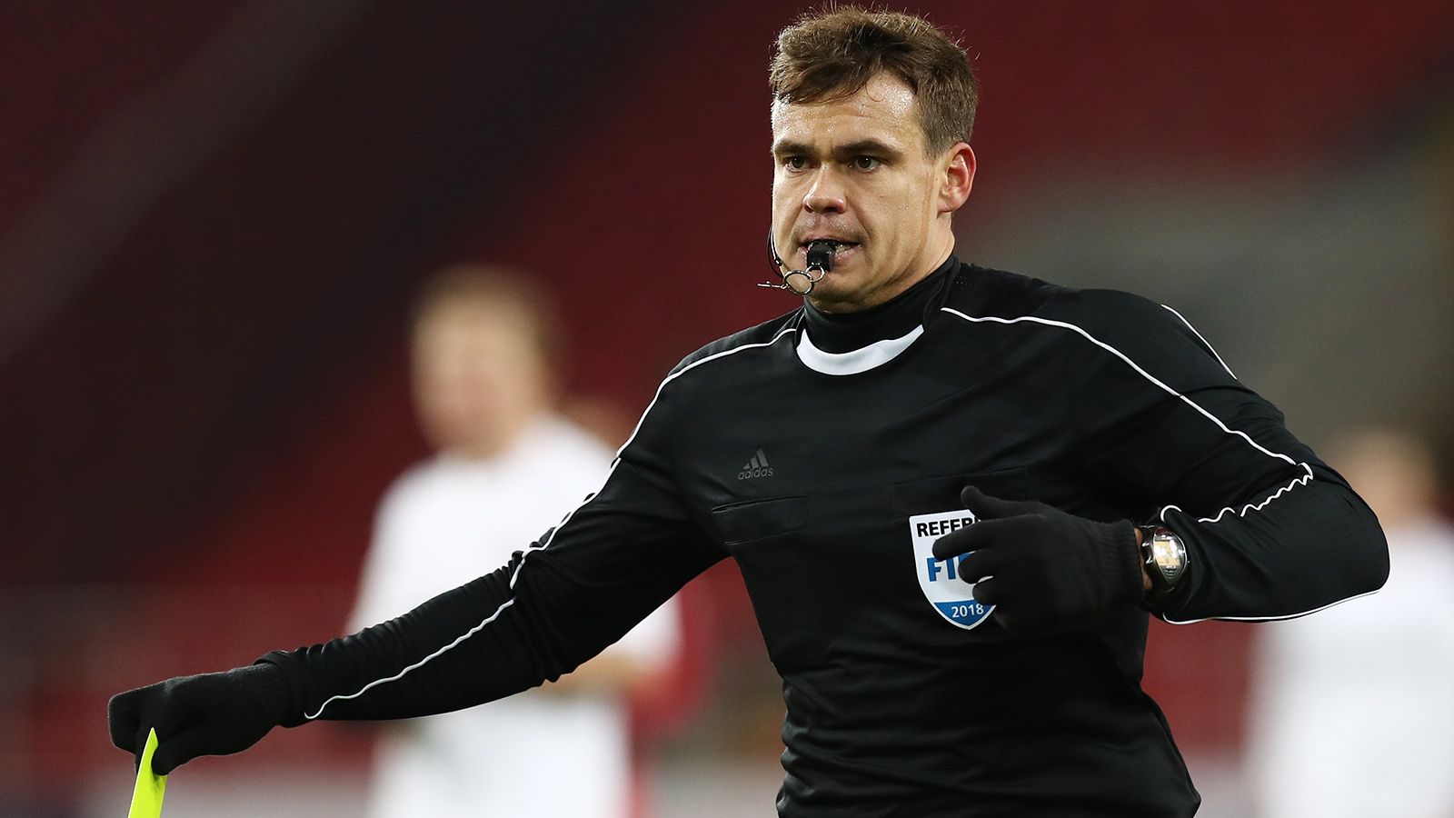 Судьи россии спортивные. Левников судья фото.