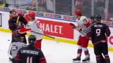 Русский защитник ответил на провокацию канадца ударом в лицо. Видео жесткой реакции Замулы