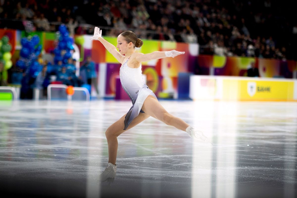 Губки бантиком Щербаковой, синие очки Косторной, Трусова в будоражащем топе. Воссоединение великого трио ТЩК: Фото