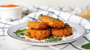 Готовлю постные котлеты из чечевицы: содержат белок и железо, хорошо насыщают, заменяют мясо