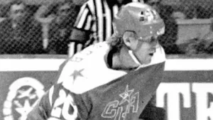 Стал звездой в глубинке, впечатлил великого Тихонова, погиб под колесами фуры. История легенды СКА Лаврова