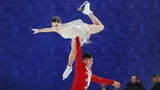 Российская фигуристка вышла замуж — камерное торжество без обилия коллег. В конце Мишина прыгнула в бассейн