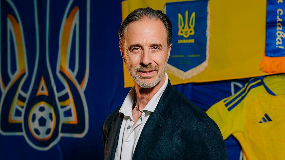 Сборная Украины по футболу впервые в истории назначила иностранного главного тренера