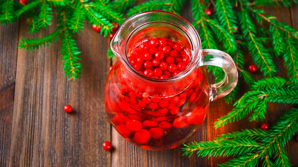 Готовлю вкусные зимние морсы: полезные напитки укрепляют иммунитет и заменяют магазинные соки