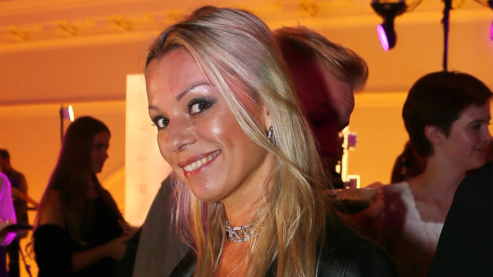 Видео с салтыковой. Видео с салтыковой. Видео с салтыковой. Салтыкова 2022. Дочка ирины салтыковой фото.