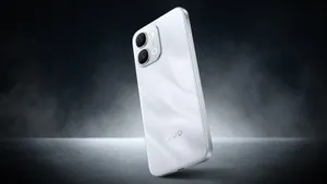 Нашли новый iQOO Z11x дешевле 20000 — это мощный середняк с IPS-экраном, кучей памяти и большой батареей