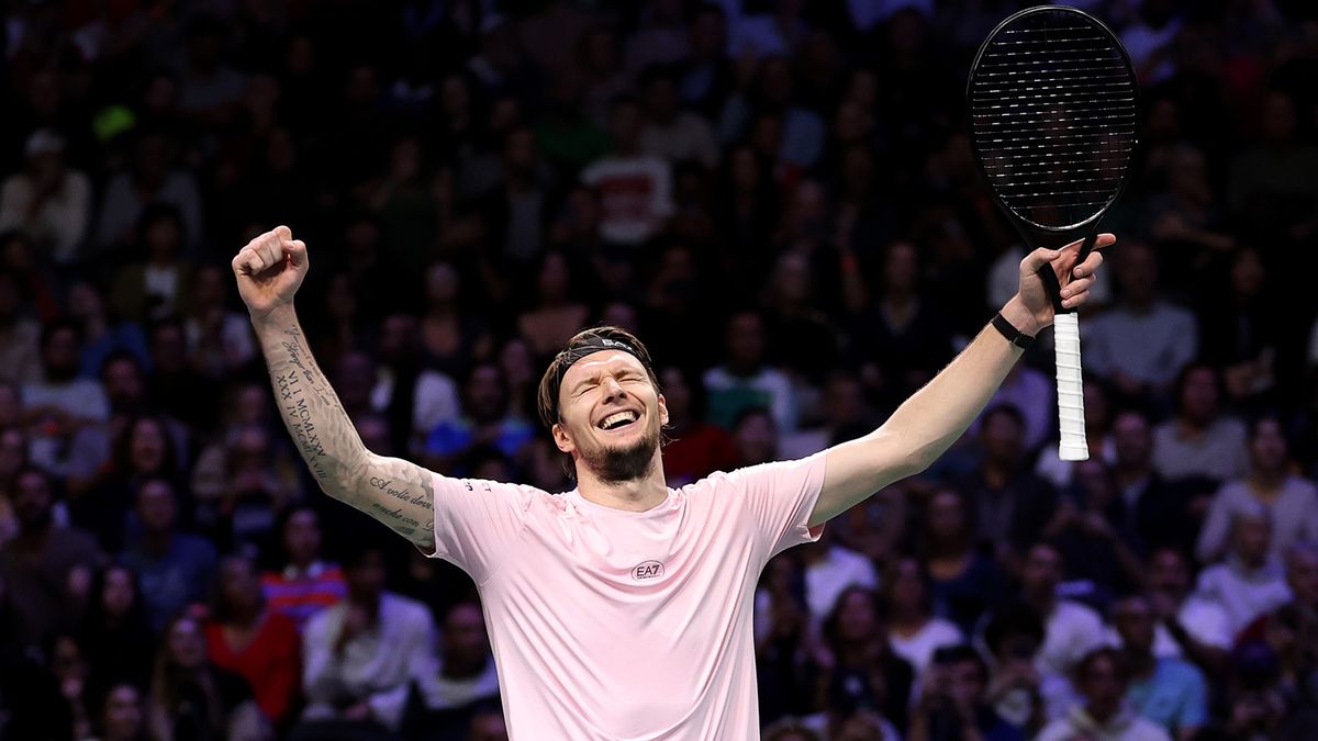 Бублик вышел в полуфинал турнира в Роттердаме