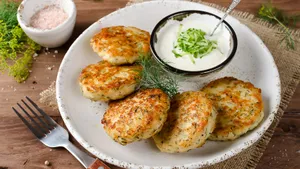 Нужно только куриное филе и картофель: готовлю вкусные и нежные котлеты на ужин — рецепт