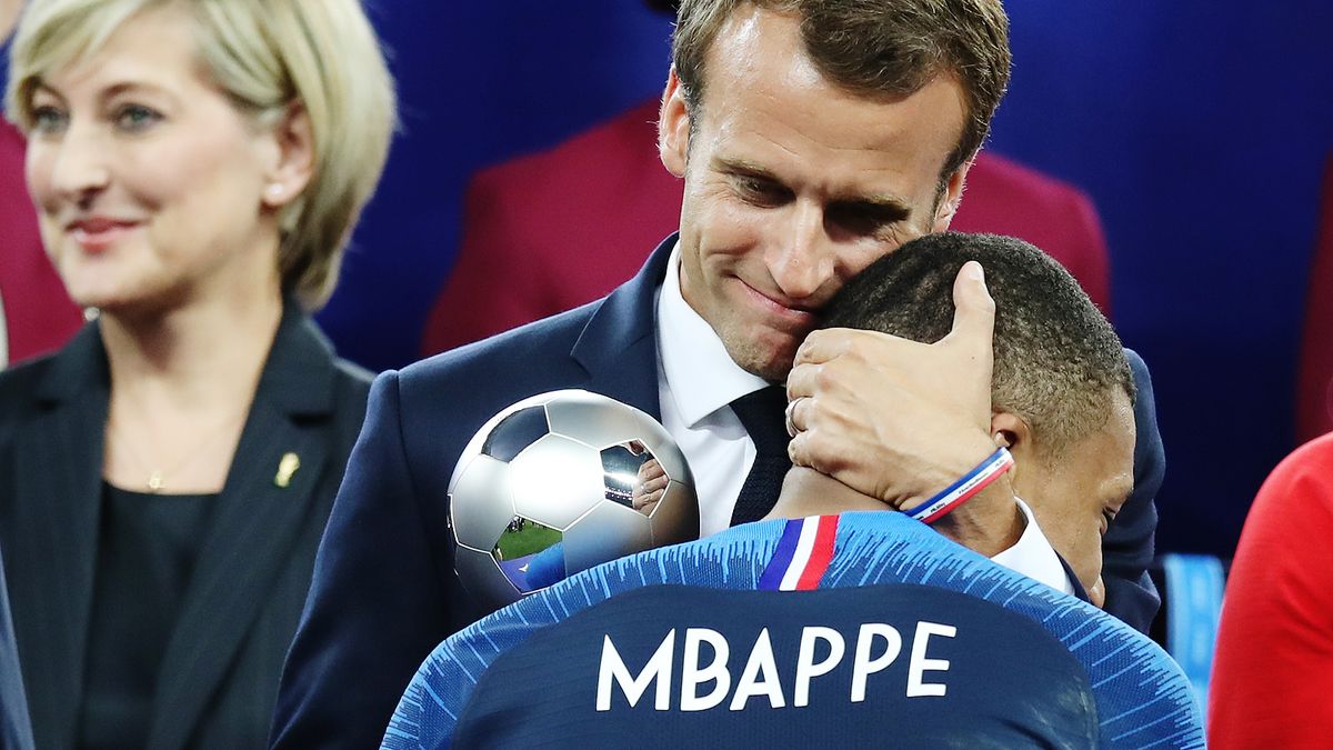 Макрон поддержал Мбаппе после расистского скандала на ЧМ-2026