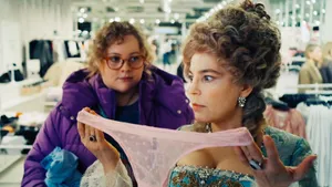 Посмотрела комедию «Шальная императрица»: заменяет поход к психологу — Екатерина II в современном Питере