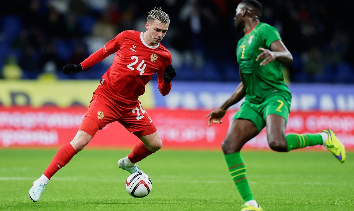 Защитник сборной России Сильянов: «Вообще не могу представить, чтобы мы играли без флага и гимна»