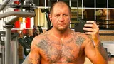 А. Емельяненко впервые показался на людях после поражения от Исмаилова. Говорит, «праздники закончились»