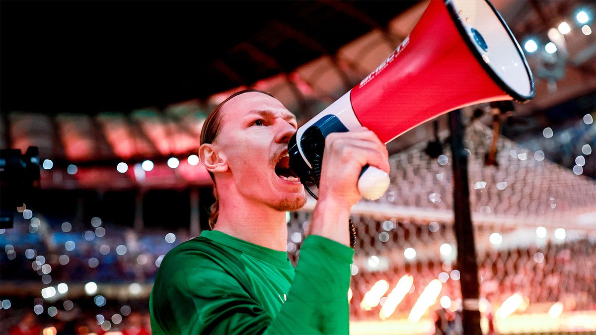 «Установка Карпина, речь Сафонова, крутой Волгоград». За кадром матча Россия — Иран