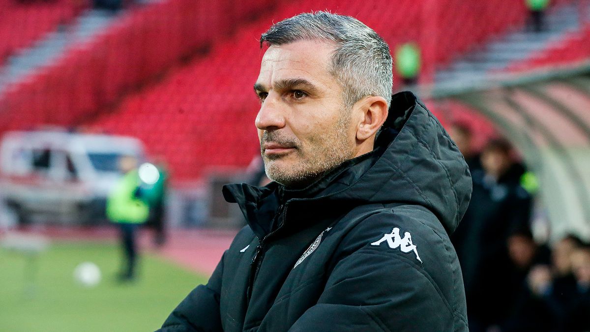«Партизан» уволил главного тренера после разгромного поражения от «Црвены Звезды» Станковича и Тикнизяна