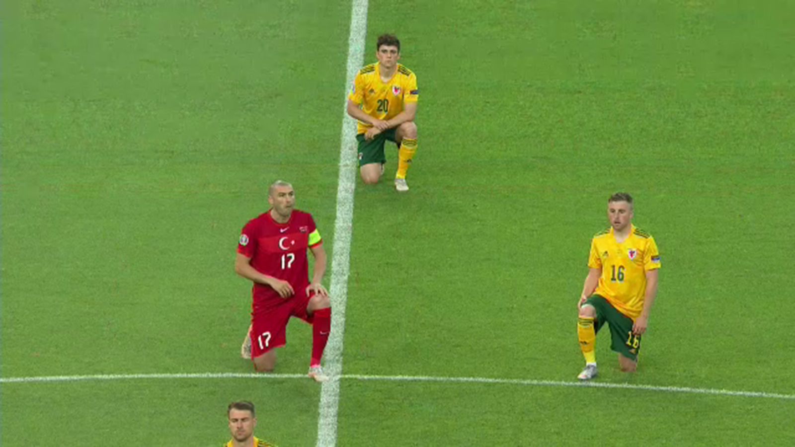 тимоти кастань далер кузяев. русские футболисты. юрий жирков сборная россии 2007. англия шотландия футбол. сборная англии по футболу 2021.