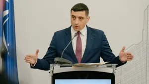 В президенты недружественной РФ страны рвется противник помощи Украине: стать главой Румынии может бывший фанат