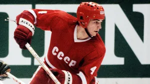 Жертвовал собой ради СССР, останавливал великого Гретцки, рано ушел из-за проблем с алкоголем. История Стельнова