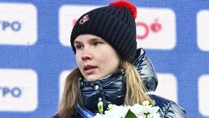 Звезда наших лыж сбежала от соперниц в последней гонке 2025-го и привезла им минуту. На мировых стартах ее не ждут