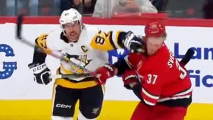 «Овечкин вырубил его, Кросби должен повторить!» В Америке разносят Свечникова за атаку на капитана сборной Канады