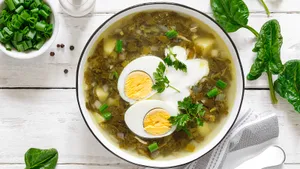 Готовлю простой и бюджетный суп из щавеля: вкусно, как в детстве