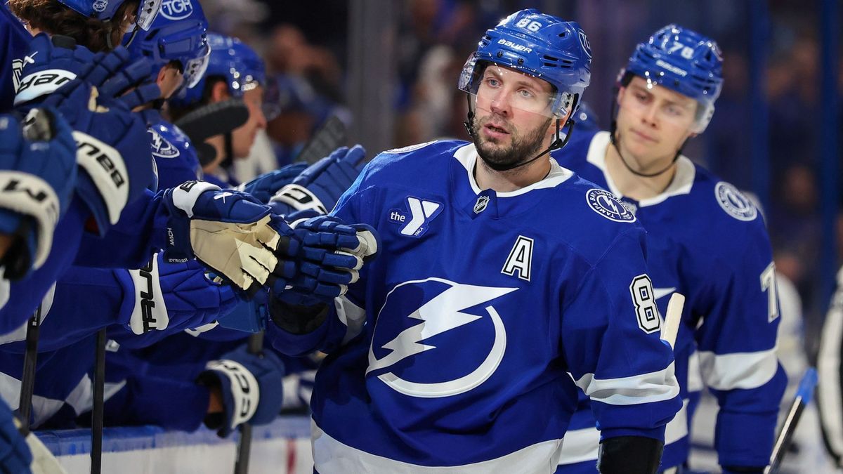 Кучеров поднялся на второе место в списке бомбардиров сезона НХЛ