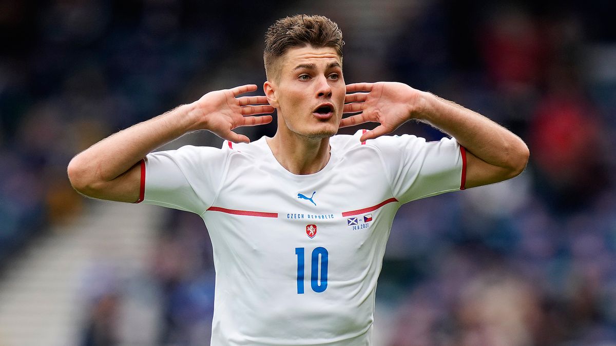 Швеция и Чехия обогнали Россию по числу попаданий на ЧМ и Евро за последние 30 лет