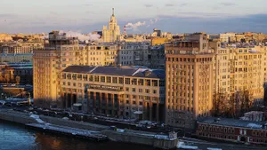 В элитном доме СССР один из подъездов был нежилым. Сотрудники НКВД действительно следили там за жильцами? 