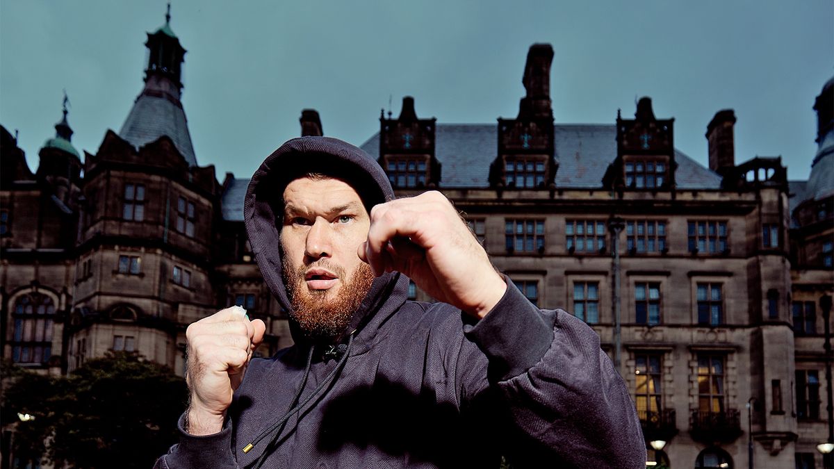 Британец, проигравший Махмудову, предупредил Джошуа: «Этот парень умеет бить»