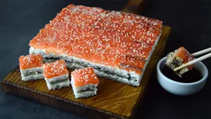 Нашла рецепт ленивого суши-торта: справится даже школьница. Готовлю роллы быстро, без духовки и заморочек