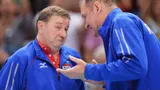 Узкие глаза — японцам, самба — бразильцам. Тренер сборной России по волейболу о скандальном жесте