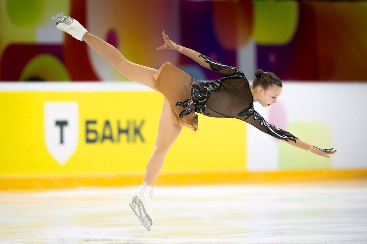 Губки бантиком Щербаковой, синие очки Косторной, Трусова в будоражащем топе. Воссоединение великого трио ТЩК: Фото