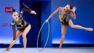 Какими упражнениями российские гимнастки удивляют мир после возвращения: образ диджея и этническая музыка