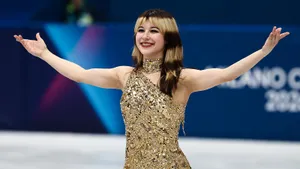 Триумфаторша ОИ-2026 в фигурке ведет борьбу с собой. Лю хочет, чтобы ее оставили в покое, но мечтает об Играх-2030