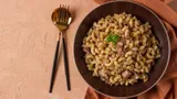 Классика кухни СССР: как вкусно приготовить макароны по-флотски