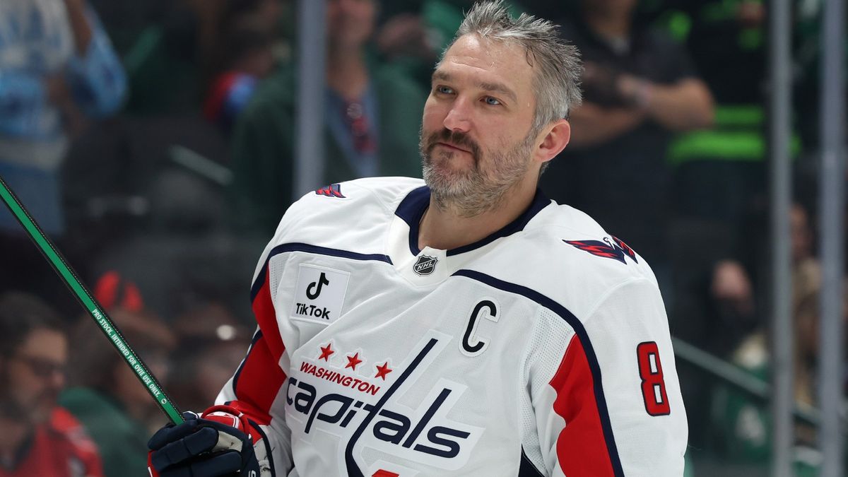 Овечкин не пощадил свою любимую жертву! Русский супермен забил с 45 метров и начал погоню за 1000 голов в НХЛ