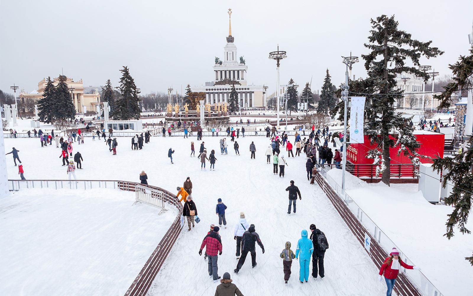 Где покататься на коньках в Москве и Санкт-Петербурге — цены, прокат ...