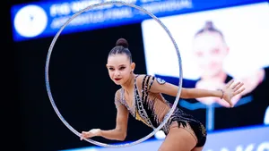 Что произошло с оценками русских гимнасток в Китае? Наша чемпионка Европы потеряла 2 балла за фирменное упражнение