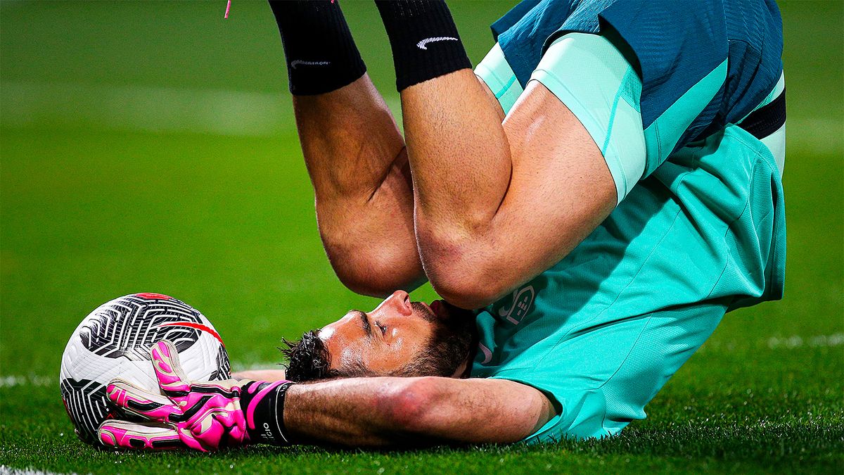 Чемпион Европы в составе сборной Португалии завершил карьеру в 37 лет