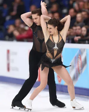 Талантливых русских танцоров мучают травмы. Катаются под гимн футбольного ЧМ, в восторге от Сизерона и экс-украинца