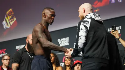 Исраэль Адесанья