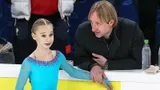 Спорный выбор музыки от Плющенко, олимпийские флешбеки Трусовой, лирика от Тутберидзе: юные звезды фигурки 